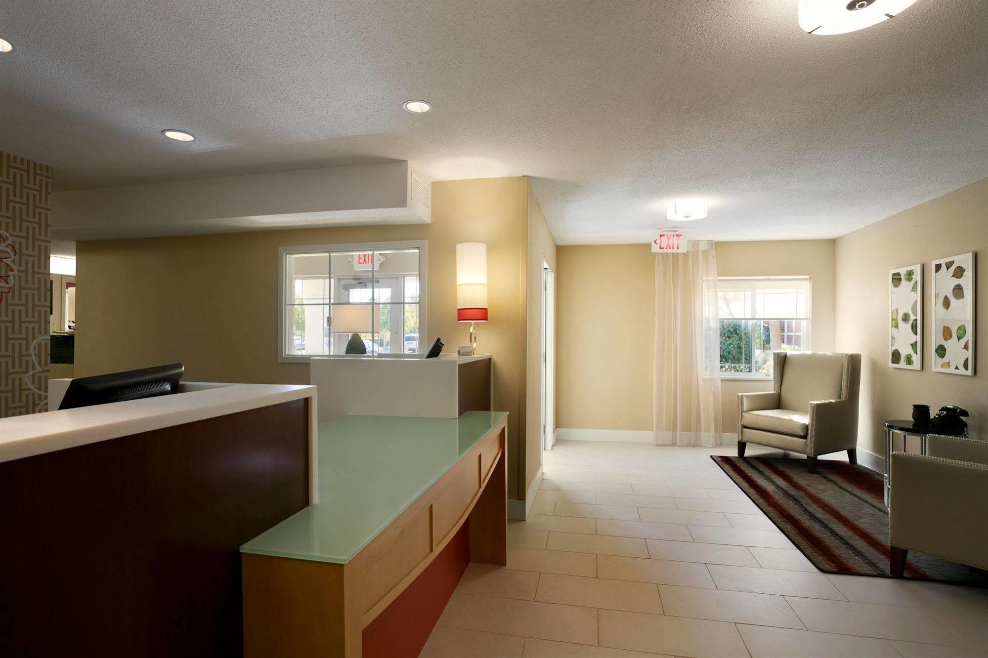 Mainstay Suites Detroit Farmington Hills Exterior photo